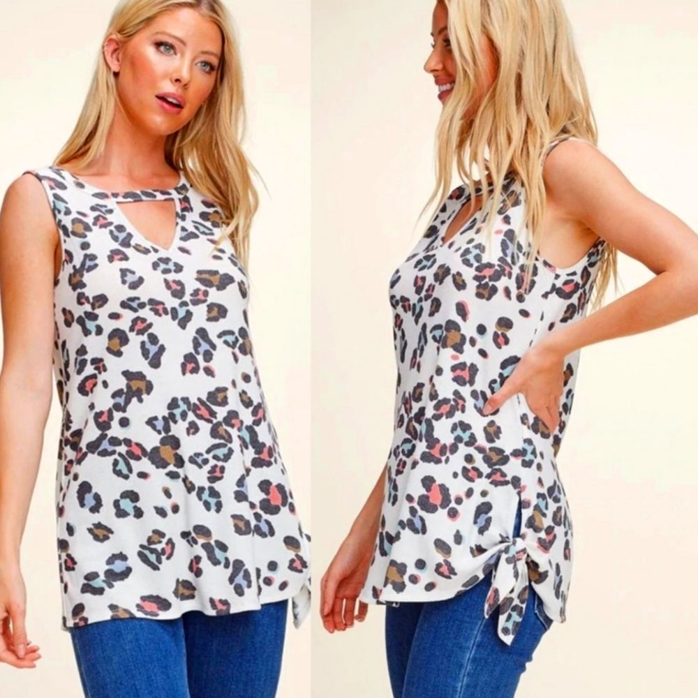 Ivory Animal Print Key Hole Top - Picture 2 of 9